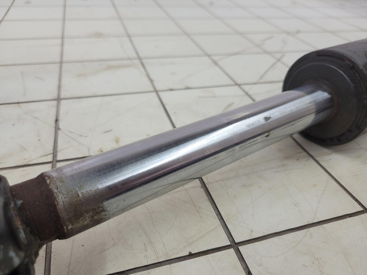 FAUN ATF 60-4 steering cylinder - اسطوانة هيدروليكية - موبايل كرين: صورة 4 FAUN ATF 60-4 steering cylinder - اسطوانة هيدروليكية - موبايل كرين: صورة 4