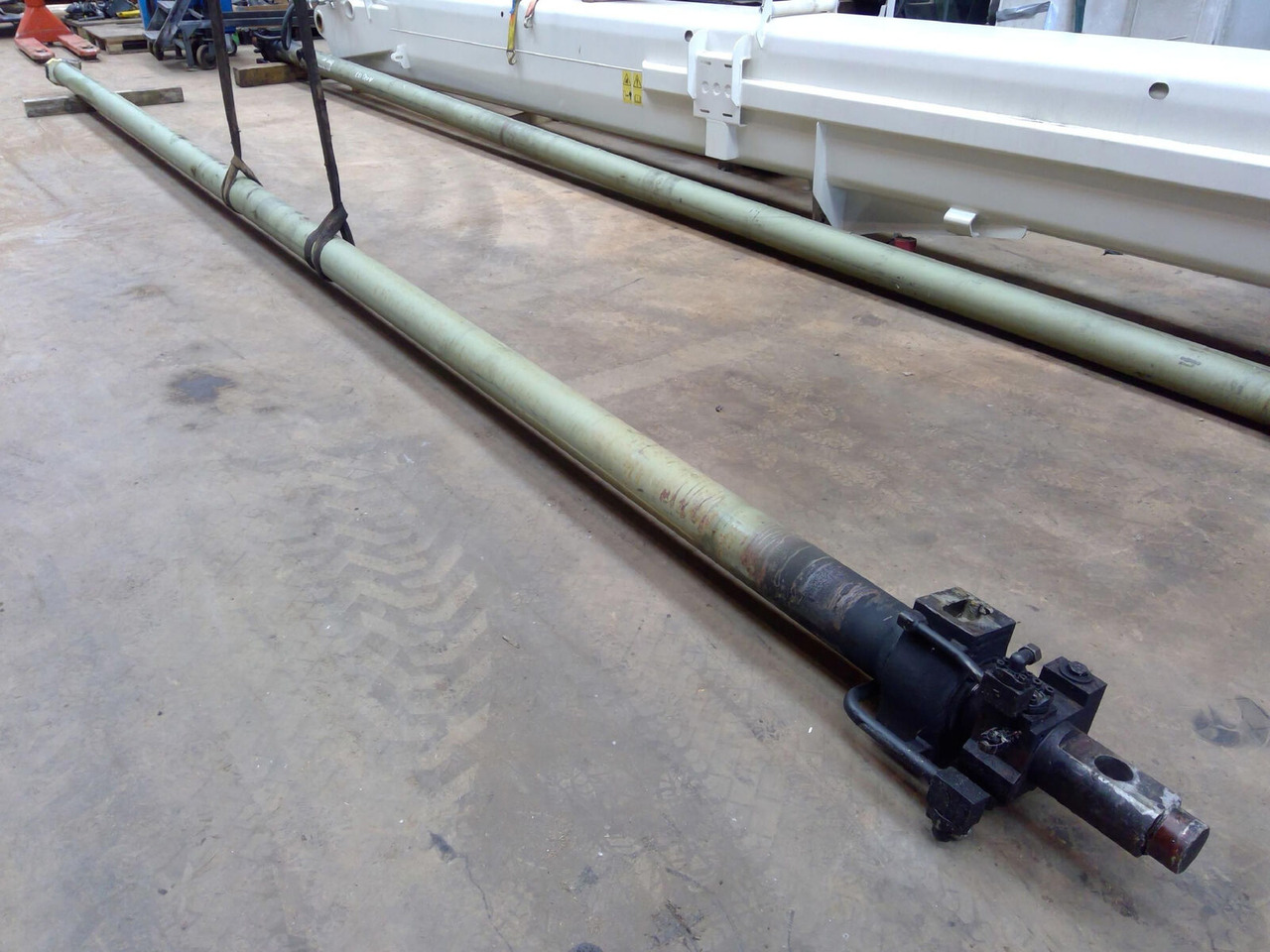 FAUN ATF 60-4 telescopic cylinder single - اسطوانة هيدروليكية - موبايل كرين: صورة 2 FAUN ATF 60-4 telescopic cylinder single - اسطوانة هيدروليكية - موبايل كرين: صورة 2