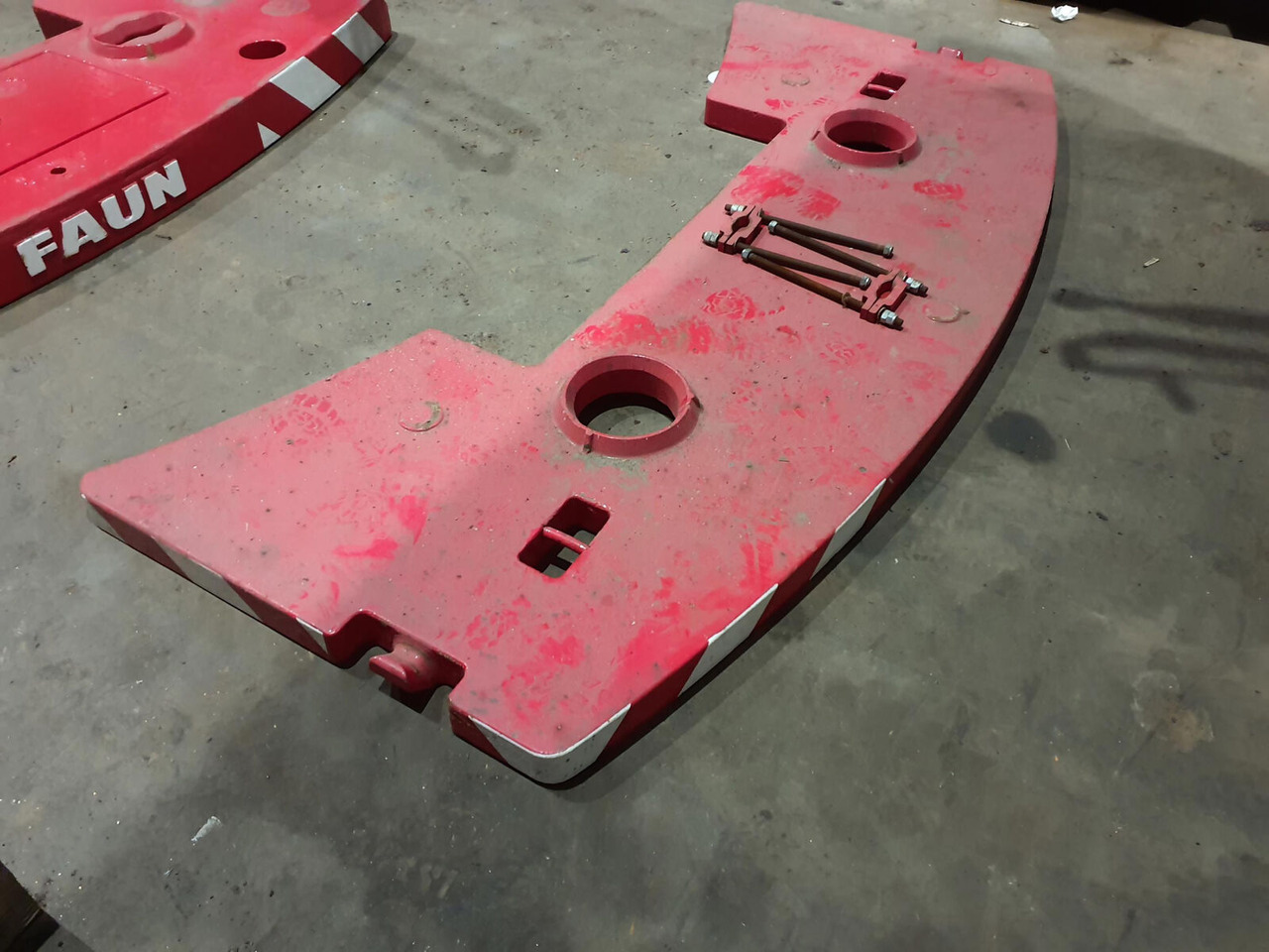 FAUN AUN HK 60 Counterweight 1,1 ton - الوزن المعاكس - موبايل كرين: صورة 4 FAUN AUN HK 60 Counterweight 1,1 ton - الوزن المعاكس - موبايل كرين: صورة 4
