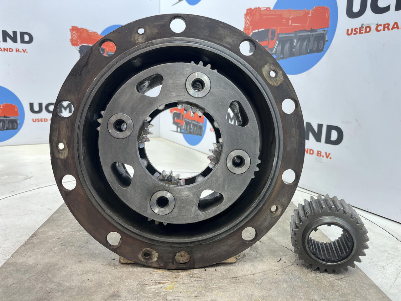 FAUN HK 40 planetary gear 27-18-65-24-4pl-H64-24 - محرك السفر - موبايل كرين: صورة 4 FAUN HK 40 planetary gear 27-18-65-24-4pl-H64-24 - محرك السفر - موبايل كرين: صورة 4