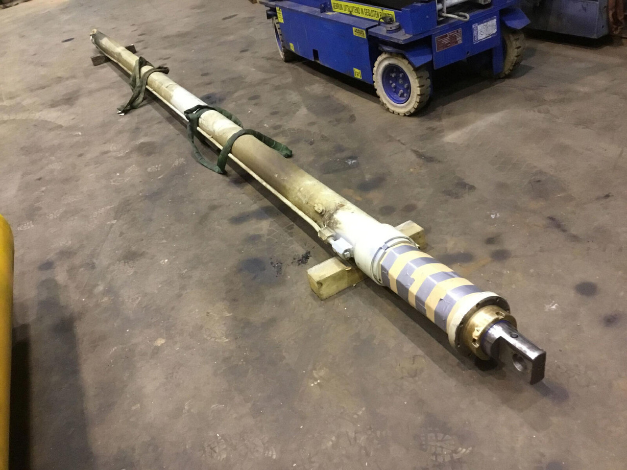 FAUN RTF 30 telescopic cylinder double - اسطوانة هيدروليكية - موبايل كرين: صورة 2 FAUN RTF 30 telescopic cylinder double - اسطوانة هيدروليكية - موبايل كرين: صورة 2