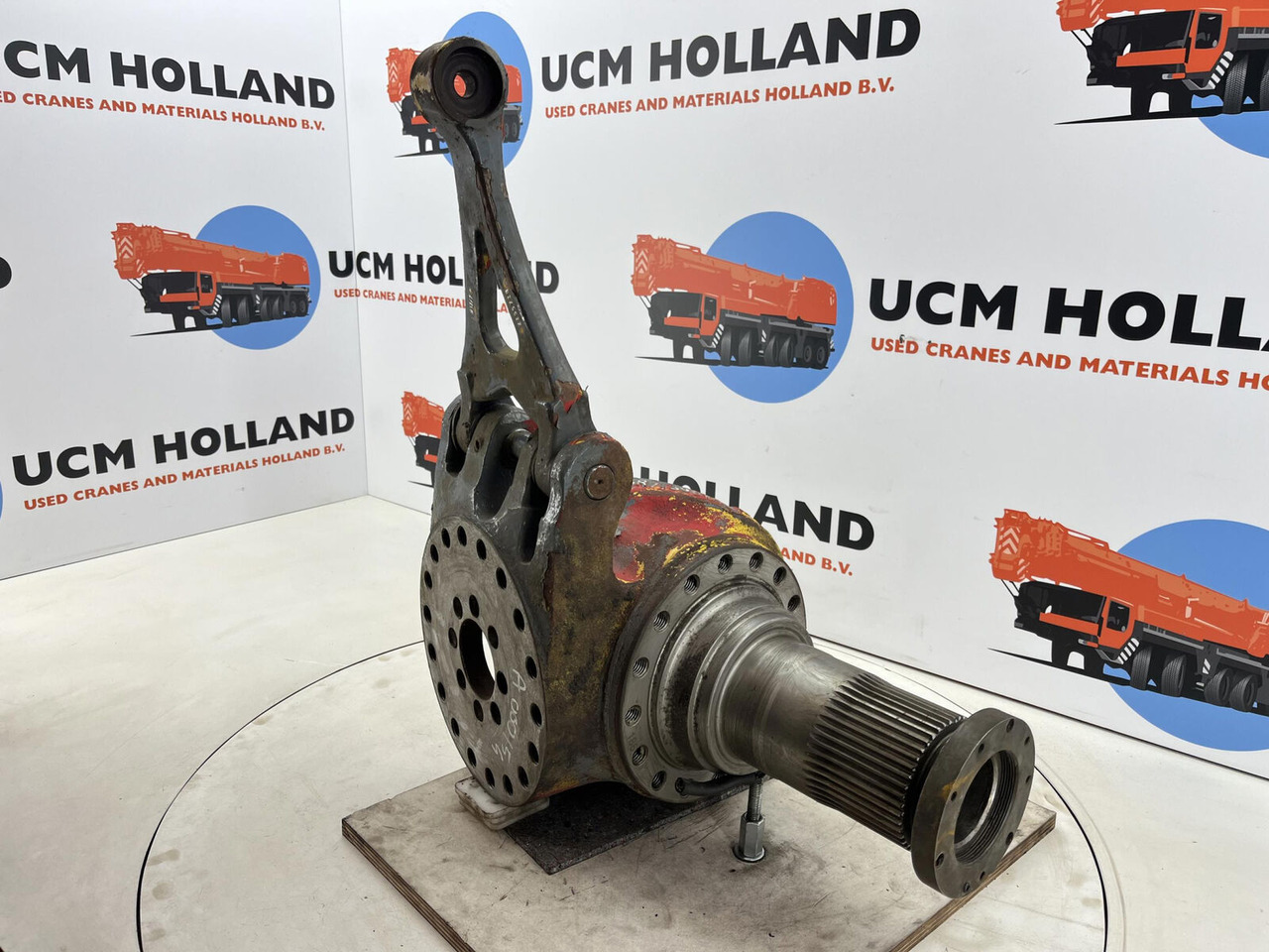 Grove GMK 3050 Steering knuckle axle 1 and 2 left - مفصل التوجيه - موبايل كرين: صورة 3 Grove GMK 3050 Steering knuckle axle 1 and 2 left - مفصل التوجيه - موبايل كرين: صورة 3