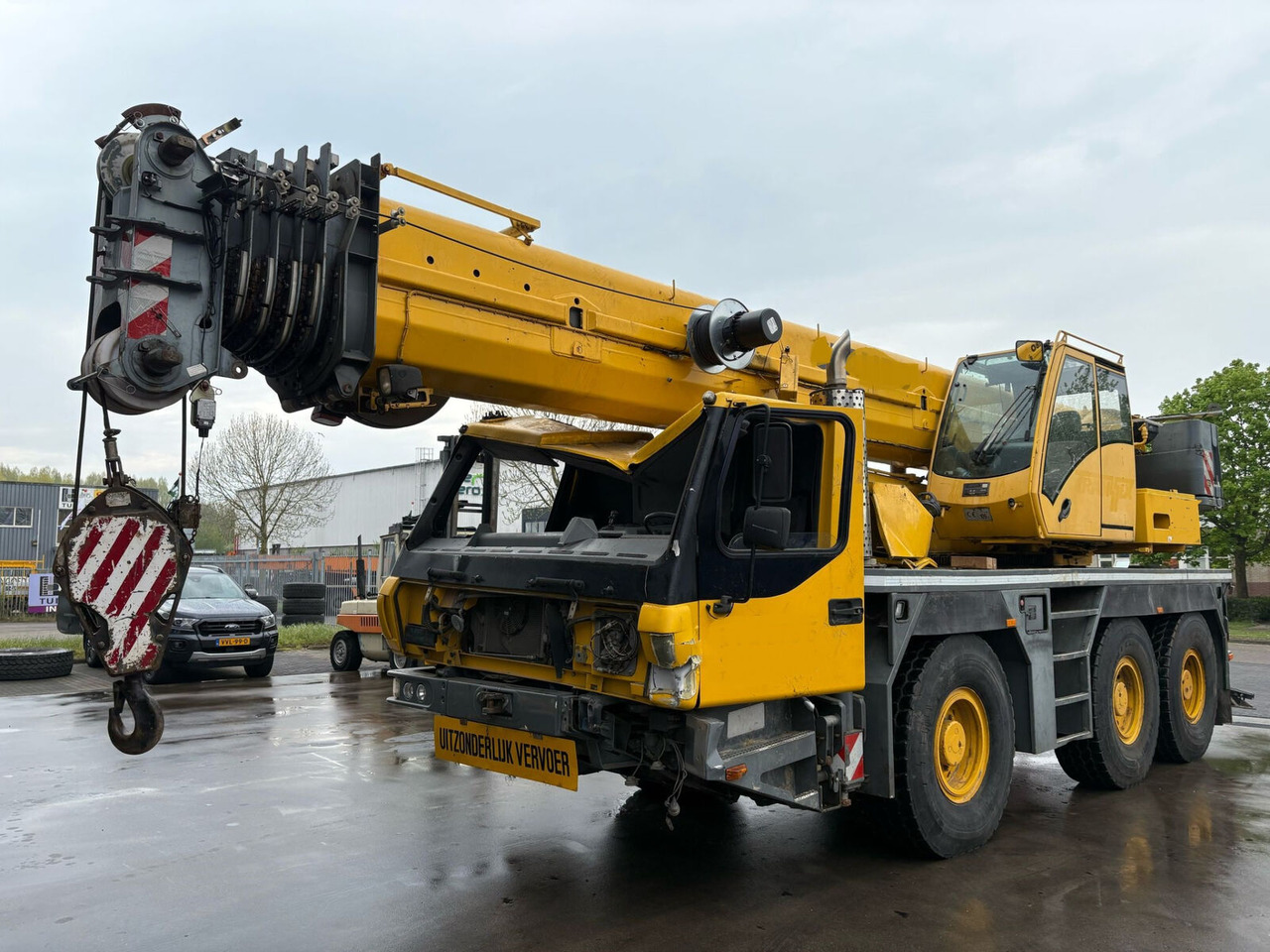 Grove GMK 3055 - رافعة لجميع التضاريس: صورة 1 Grove GMK 3055 - رافعة لجميع التضاريس: صورة 1