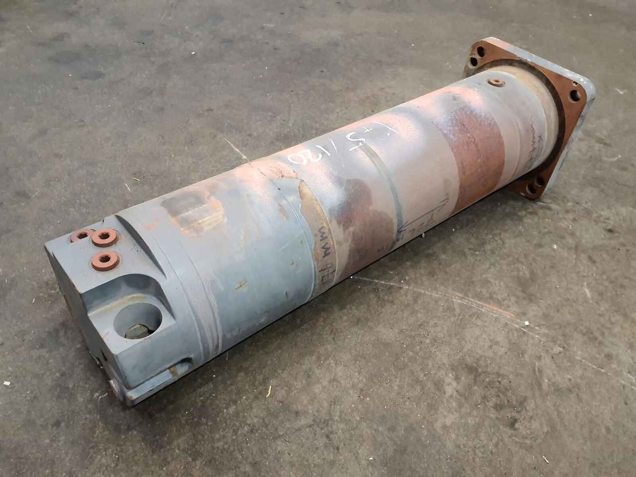 Grove GMK 5220, 5170 outrigger cylinder - تعليق - موبايل كرين: صورة 3 Grove GMK 5220, 5170 outrigger cylinder - تعليق - موبايل كرين: صورة 3