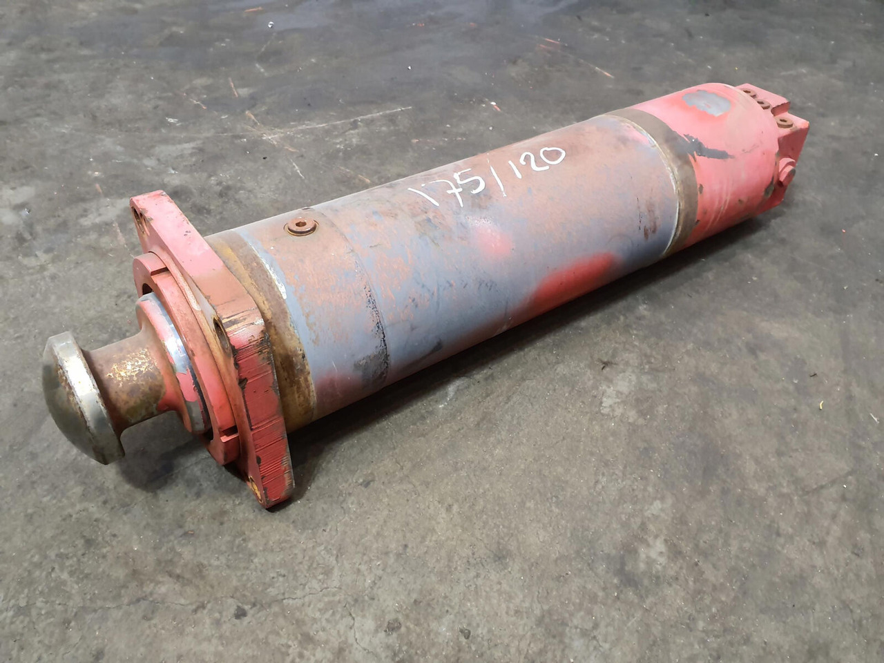 Grove GMK 5220, 5170 outrigger cylinder - تعليق - موبايل كرين: صورة 4 Grove GMK 5220, 5170 outrigger cylinder - تعليق - موبايل كرين: صورة 4
