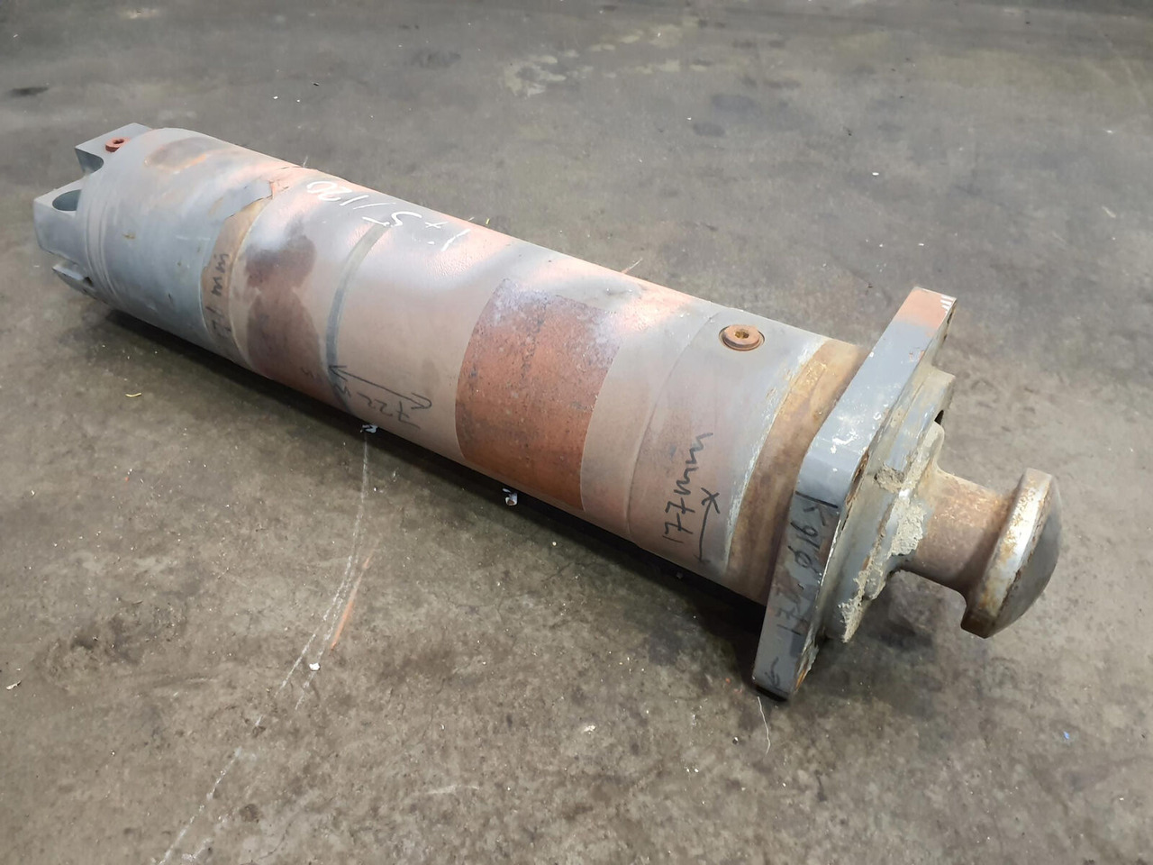 Grove GMK 5220, 5170 outrigger cylinder - تعليق - موبايل كرين: صورة 1 Grove GMK 5220, 5170 outrigger cylinder - تعليق - موبايل كرين: صورة 1