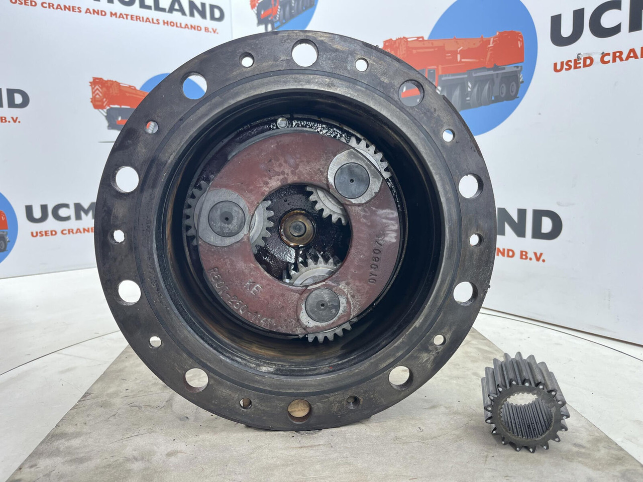 Kessler+Co Terex-Demag AC 35 planetary gear 17-24-67-32-3pl-H135-46 - محرك السفر - موبايل كرين: صورة 5 Kessler+Co Terex-Demag AC 35 planetary gear 17-24-67-32-3pl-H135-46 - محرك السفر - موبايل كرين: صورة 5
