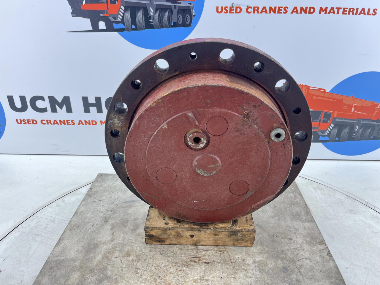 Kessler Planetary gear 17-24-67-32-3pl-H83-42 - محرك السفر - موبايل كرين: صورة 1 Kessler Planetary gear 17-24-67-32-3pl-H83-42 - محرك السفر - موبايل كرين: صورة 1