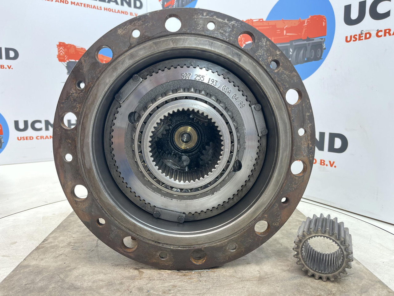 Kessler planetary gear 22-25-74-40-4pl-H172-46 - محرك السفر - رافعة: صورة 5 Kessler planetary gear 22-25-74-40-4pl-H172-46 - محرك السفر - رافعة: صورة 5