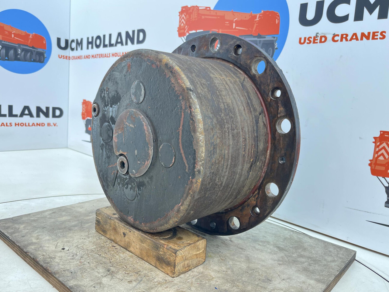 Kessler planetary gear 22-25-74-40-4pl-H172-46 - محرك السفر - رافعة: صورة 2 Kessler planetary gear 22-25-74-40-4pl-H172-46 - محرك السفر - رافعة: صورة 2