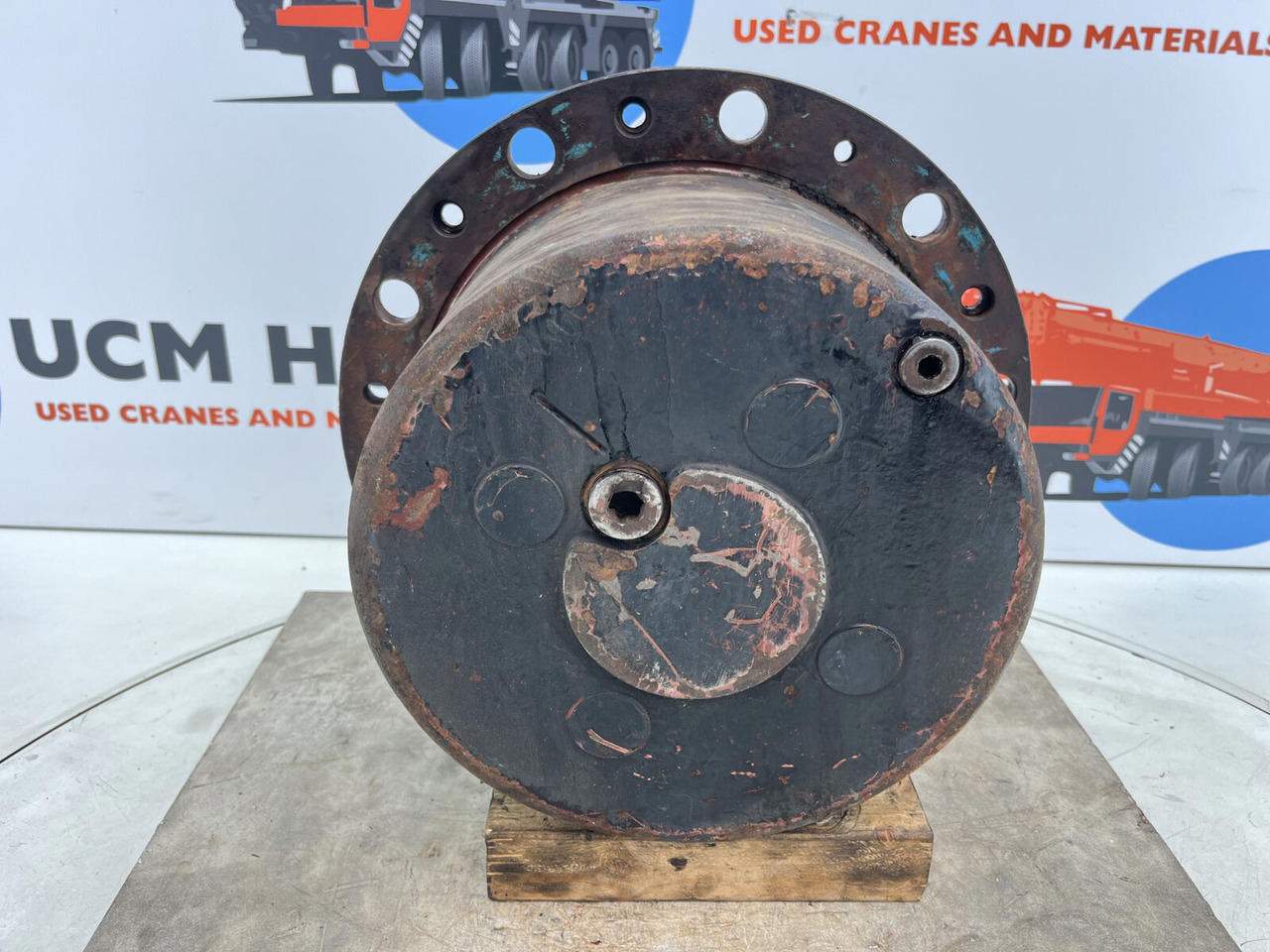 Kessler planetary gear 22-25-74-40-4pl-H172-46 - محرك السفر - رافعة: صورة 1 Kessler planetary gear 22-25-74-40-4pl-H172-46 - محرك السفر - رافعة: صورة 1