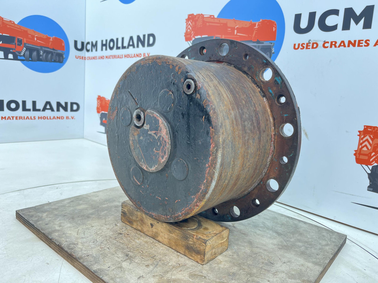 Kessler planetary gear 22-25-74-40-4pl-H172-46 - محرك السفر - رافعة: صورة 2 Kessler planetary gear 22-25-74-40-4pl-H172-46 - محرك السفر - رافعة: صورة 2