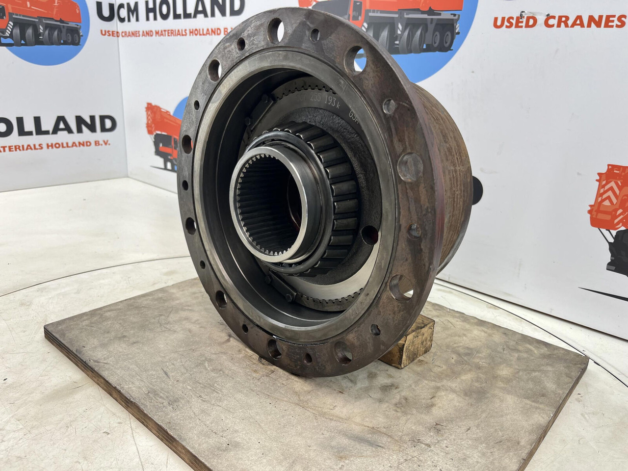 Kessler planetary gear 22-25-74-40-4pl-H177-46 - محرك السفر - موبايل كرين: صورة 3 Kessler planetary gear 22-25-74-40-4pl-H177-46 - محرك السفر - موبايل كرين: صورة 3