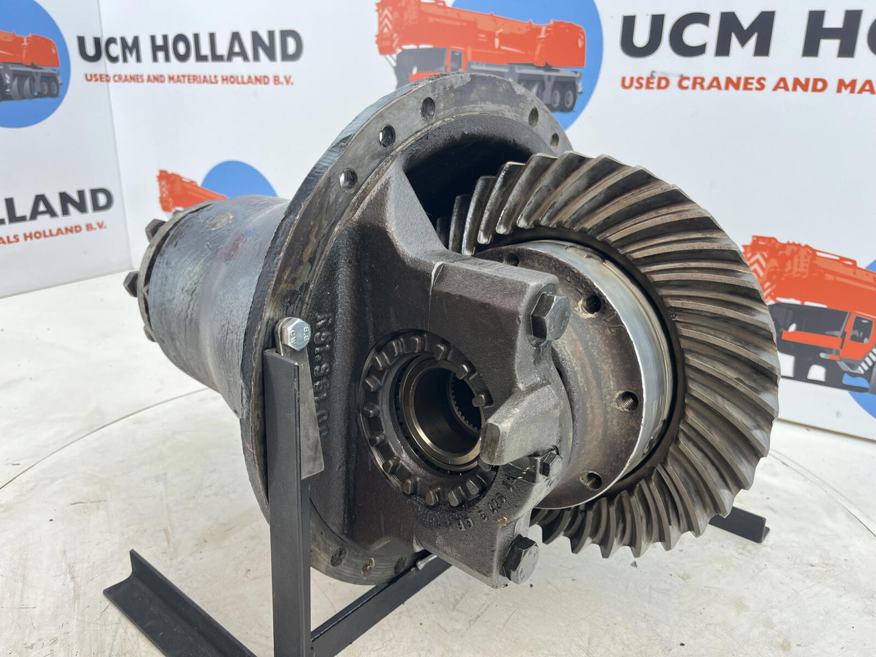 Krupp 70 GMT End differential 17x36 axle 1 - صندوق التروس التفاضلية - موبايل كرين: صورة 1 Krupp 70 GMT End differential 17x36 axle 1 - صندوق التروس التفاضلية - موبايل كرين: صورة 1