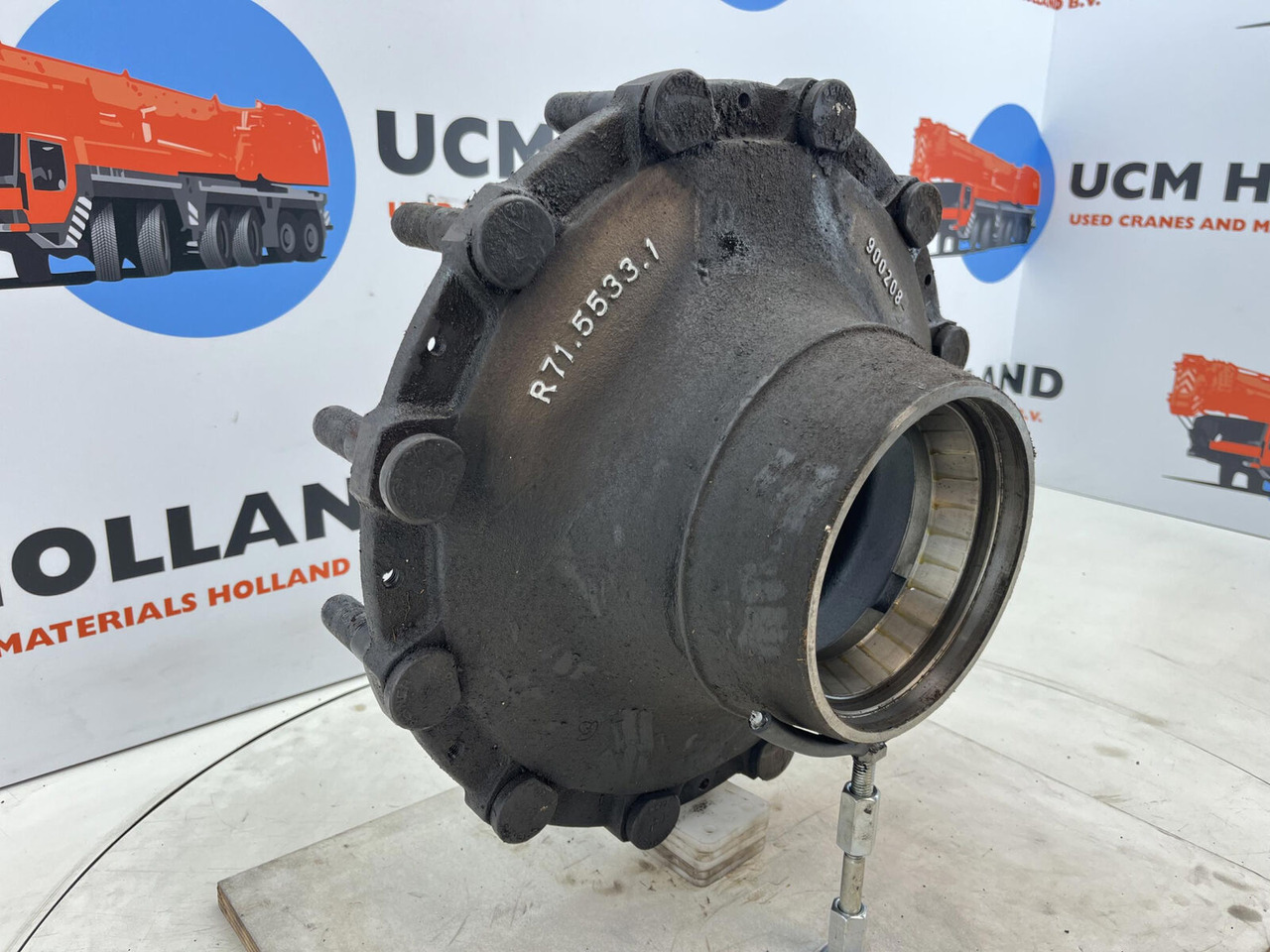 Krupp KMK 3045 Megatrak wheel hub - محور - رافعة: صورة 3 Krupp KMK 3045 Megatrak wheel hub - محور - رافعة: صورة 3