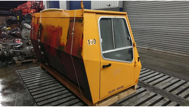 Krupp KMK 5100 lower cabin - الكابينة والداخلية - رافعة: صورة 3 Krupp KMK 5100 lower cabin - الكابينة والداخلية - رافعة: صورة 3