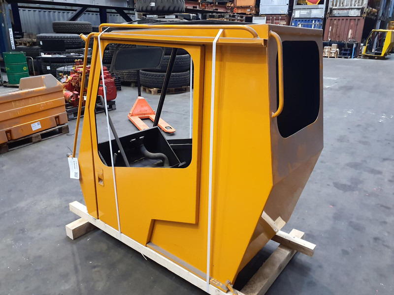 Krupp KMK 5100 upper cabin - الكابينة والداخلية - رافعة: صورة 4 Krupp KMK 5100 upper cabin - الكابينة والداخلية - رافعة: صورة 4