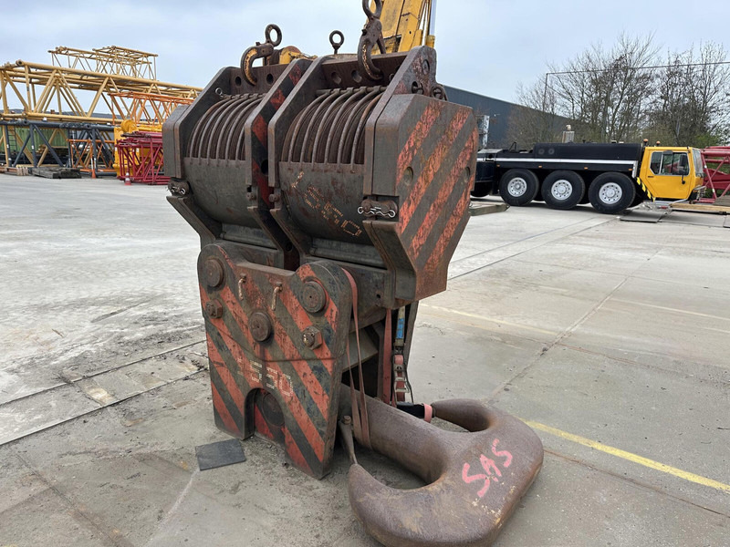 Liebherr 28mm 14 sheave 400 ton - ونش كرين: صورة 2 Liebherr 28mm 14 sheave 400 ton - ونش كرين: صورة 2