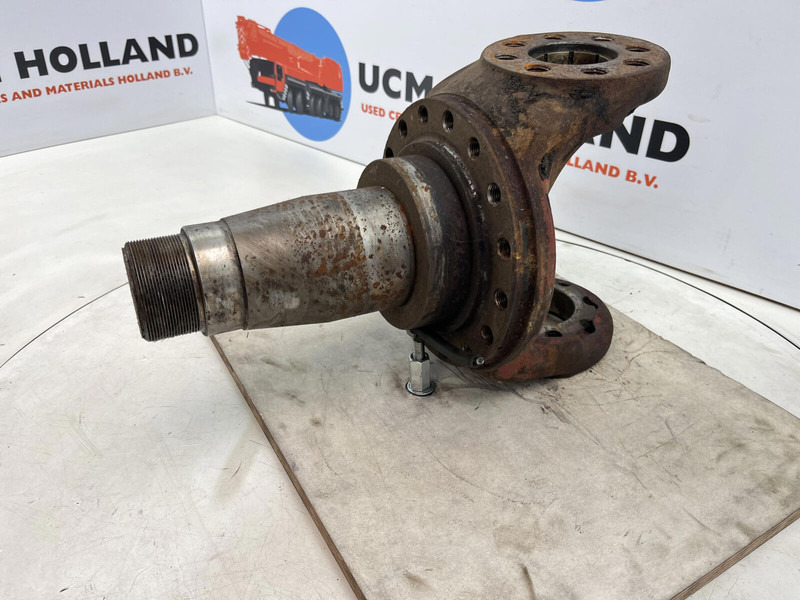 Liebherr LT 1090 Steering knuckle 16 holes - مفصل التوجيه - رافعة: صورة 1 Liebherr LT 1090 Steering knuckle 16 holes - مفصل التوجيه - رافعة: صورة 1