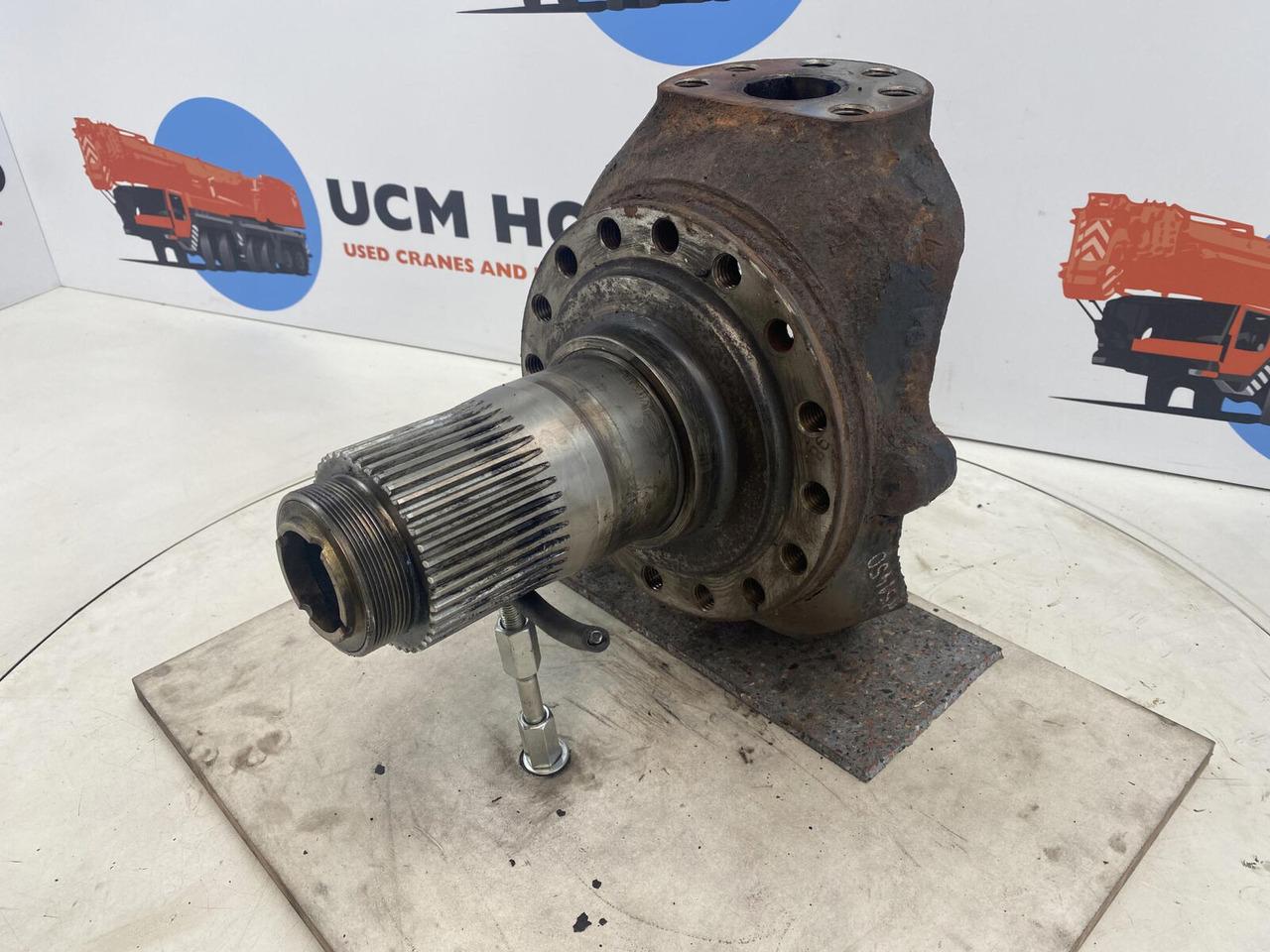 Liebherr LTM 1025 Steering knuckle 16 holes axle 1 - مفصل التوجيه - موبايل كرين: صورة 1 Liebherr LTM 1025 Steering knuckle 16 holes axle 1 - مفصل التوجيه - موبايل كرين: صورة 1