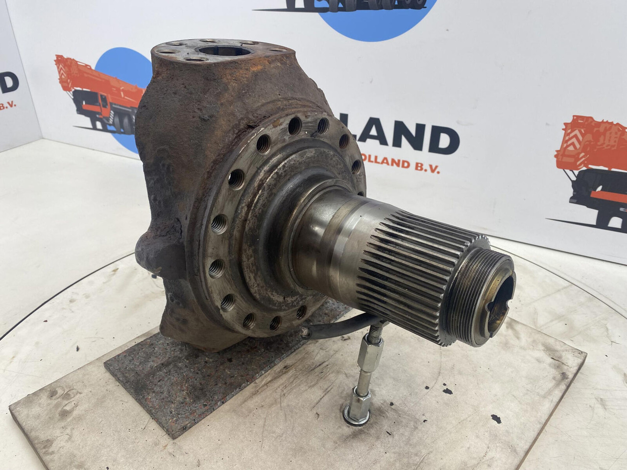 Liebherr LTM 1025 Steering knuckle 16 holes axle 1 - مفصل التوجيه - موبايل كرين: صورة 3 Liebherr LTM 1025 Steering knuckle 16 holes axle 1 - مفصل التوجيه - موبايل كرين: صورة 3