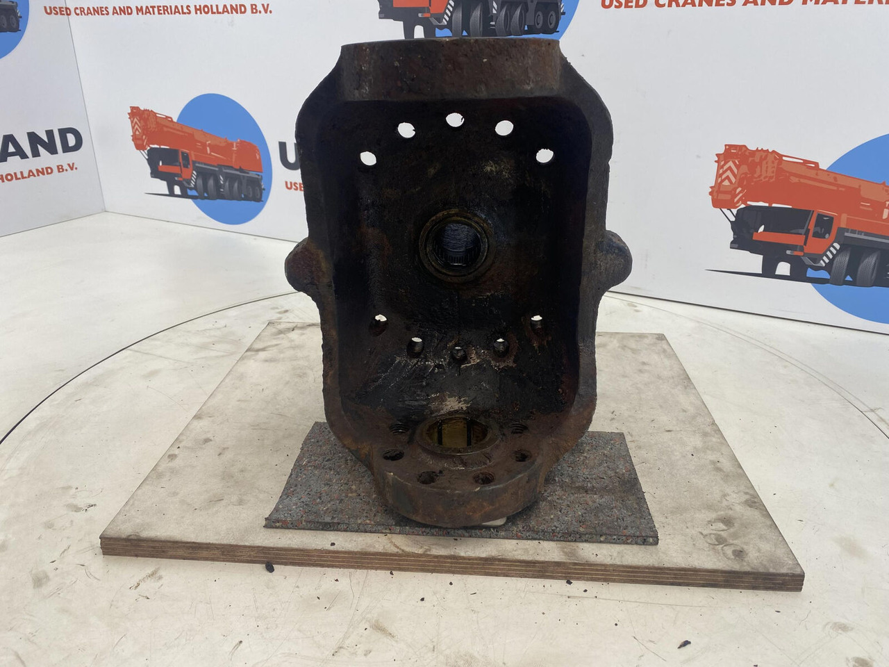 Liebherr LTM 1025 Steering knuckle 16 holes axle 1 - مفصل التوجيه - موبايل كرين: صورة 5 Liebherr LTM 1025 Steering knuckle 16 holes axle 1 - مفصل التوجيه - موبايل كرين: صورة 5