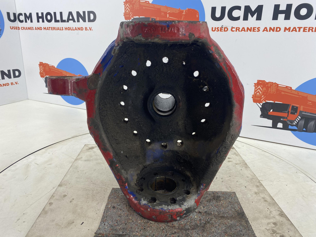 Liebherr LTM 1040-2.1 Steering knuckle 16 holes axle 2 - مفصل التوجيه - موبايل كرين: صورة 5 Liebherr LTM 1040-2.1 Steering knuckle 16 holes axle 2 - مفصل التوجيه - موبايل كرين: صورة 5