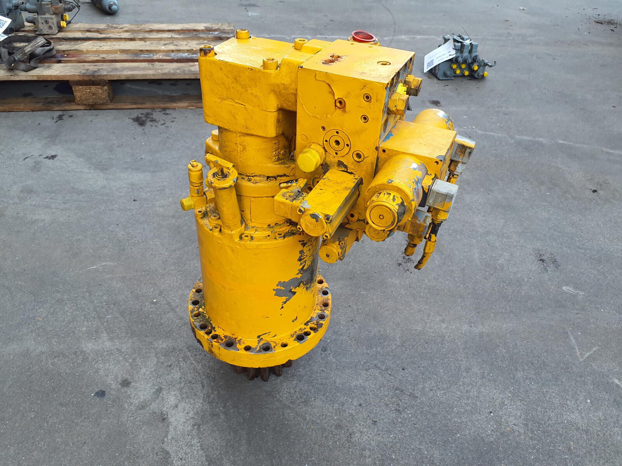 Liebherr LTM 1050-1 Slewing gear - محرك سوينغ - موبايل كرين: صورة 4 Liebherr LTM 1050-1 Slewing gear - محرك سوينغ - موبايل كرين: صورة 4