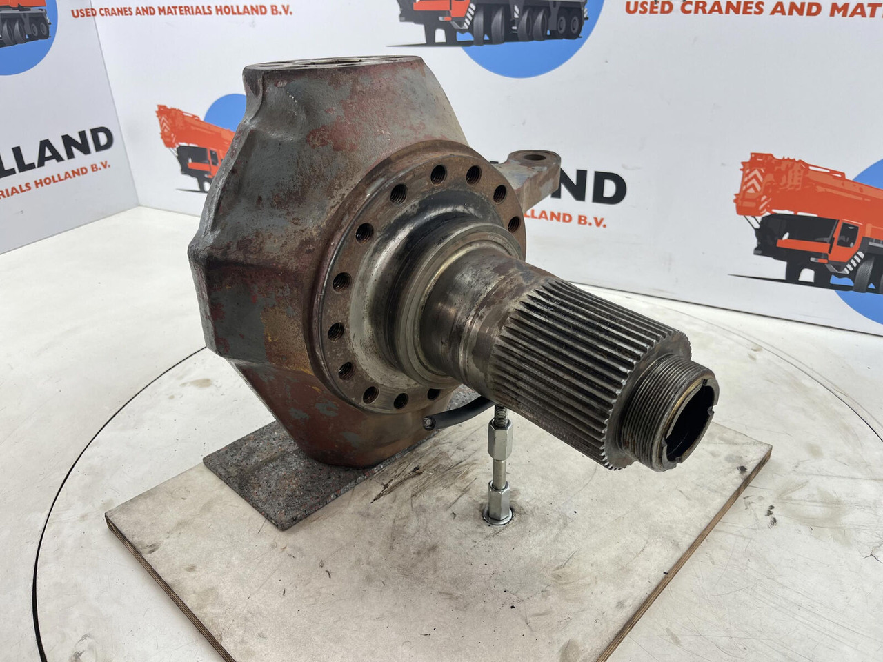 Liebherr LTM 1050-1 steering knuckle 16 holes axle 3 left - مفصل التوجيه - موبايل كرين: صورة 3 Liebherr LTM 1050-1 steering knuckle 16 holes axle 3 left - مفصل التوجيه - موبايل كرين: صورة 3
