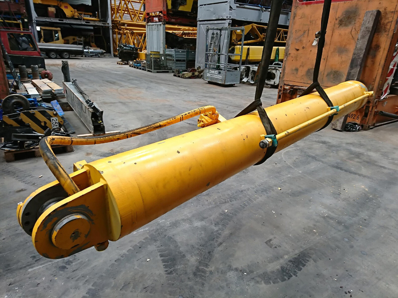 Liebherr LTM 1060-2 boom cylinder - اسطوانة هيدروليكية - موبايل كرين: صورة 4 Liebherr LTM 1060-2 boom cylinder - اسطوانة هيدروليكية - موبايل كرين: صورة 4