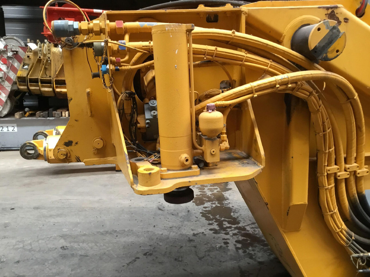 Liebherr LTM 1060-2 counterweight cylinder - اسطوانة هيدروليكية - موبايل كرين: صورة 1 Liebherr LTM 1060-2 counterweight cylinder - اسطوانة هيدروليكية - موبايل كرين: صورة 1