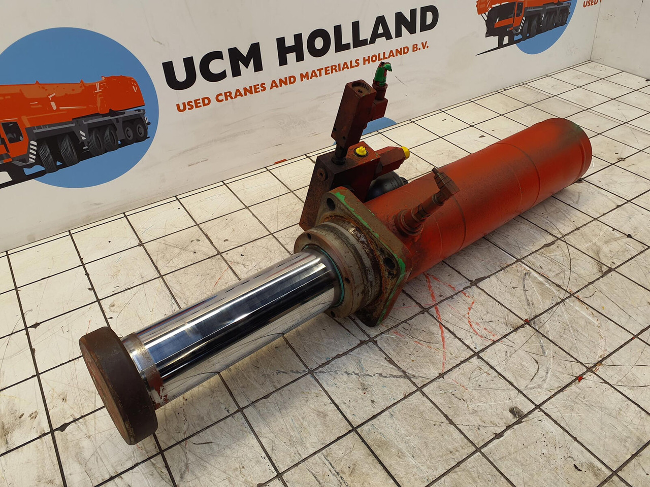 Liebherr LTM 1060-2 counterweight cylinder - اسطوانة هيدروليكية - موبايل كرين: صورة 3 Liebherr LTM 1060-2 counterweight cylinder - اسطوانة هيدروليكية - موبايل كرين: صورة 3