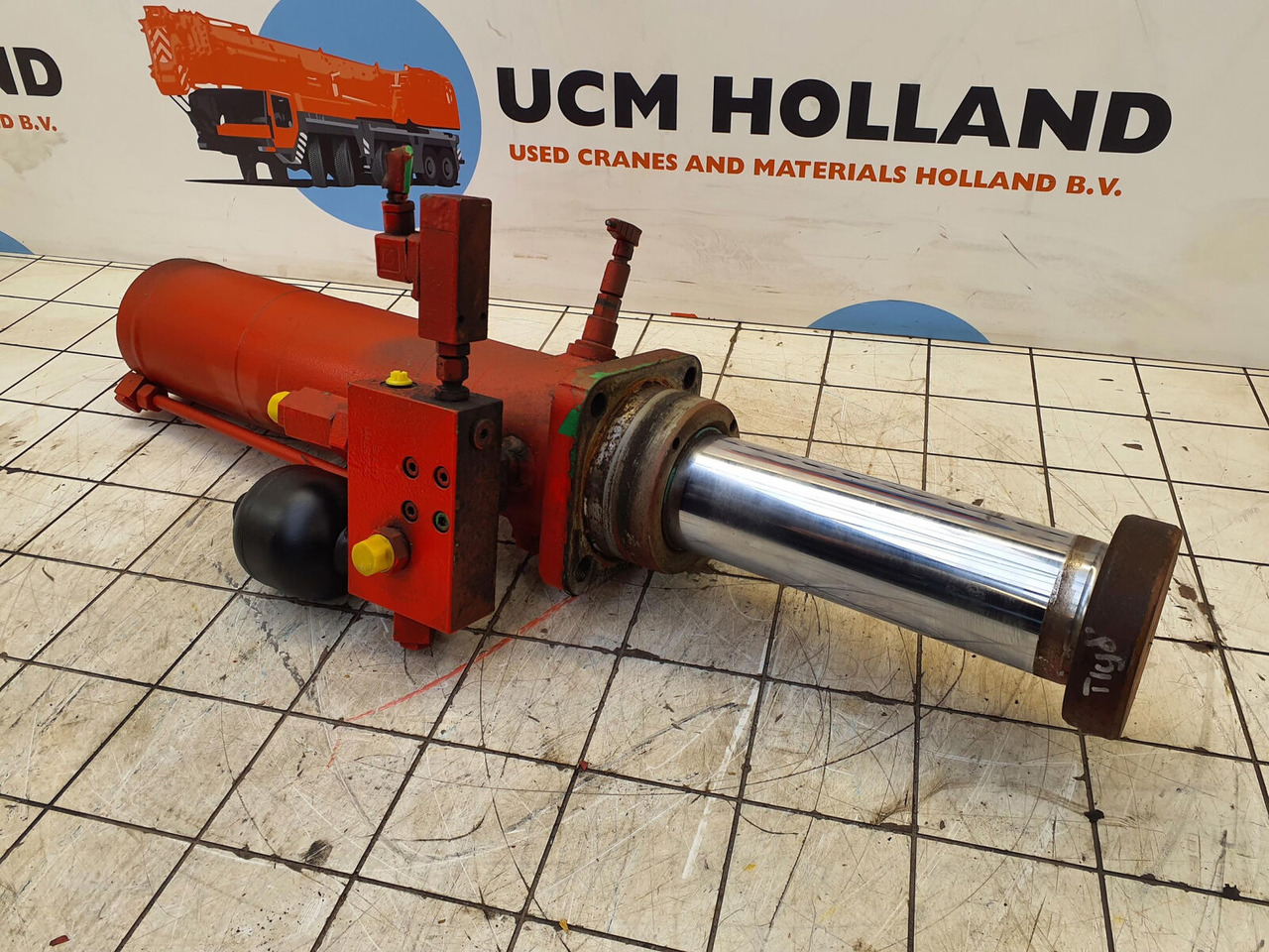 Liebherr LTM 1060-2 counterweight cylinder - اسطوانة هيدروليكية - موبايل كرين: صورة 1 Liebherr LTM 1060-2 counterweight cylinder - اسطوانة هيدروليكية - موبايل كرين: صورة 1