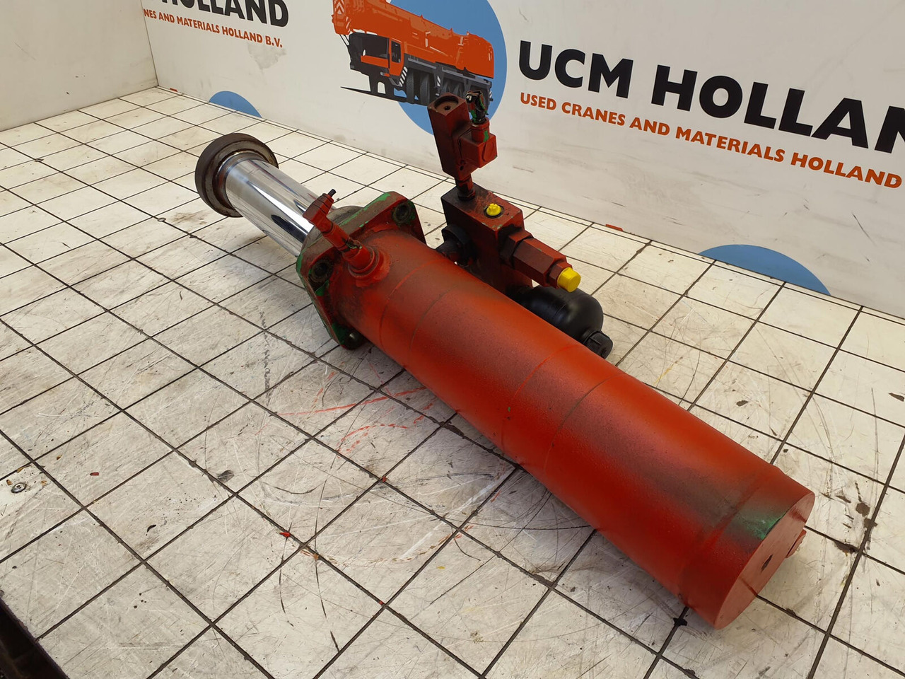 Liebherr LTM 1060-2 counterweight cylinder - اسطوانة هيدروليكية - موبايل كرين: صورة 4 Liebherr LTM 1060-2 counterweight cylinder - اسطوانة هيدروليكية - موبايل كرين: صورة 4