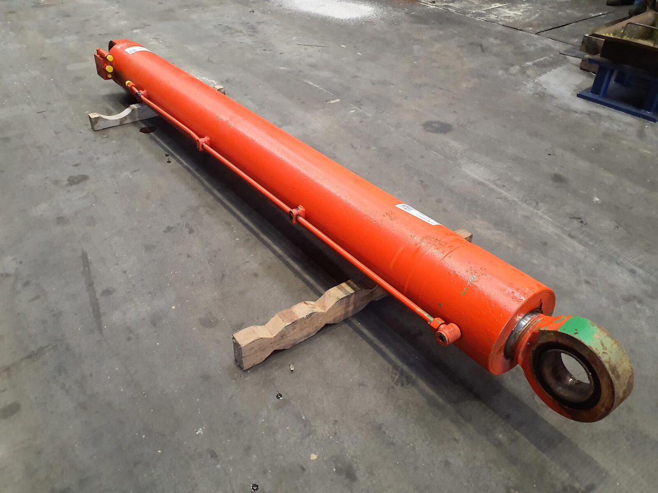 Liebherr LTM 1060 luffing cylinder - اسطوانة هيدروليكية - موبايل كرين: صورة 2 Liebherr LTM 1060 luffing cylinder - اسطوانة هيدروليكية - موبايل كرين: صورة 2