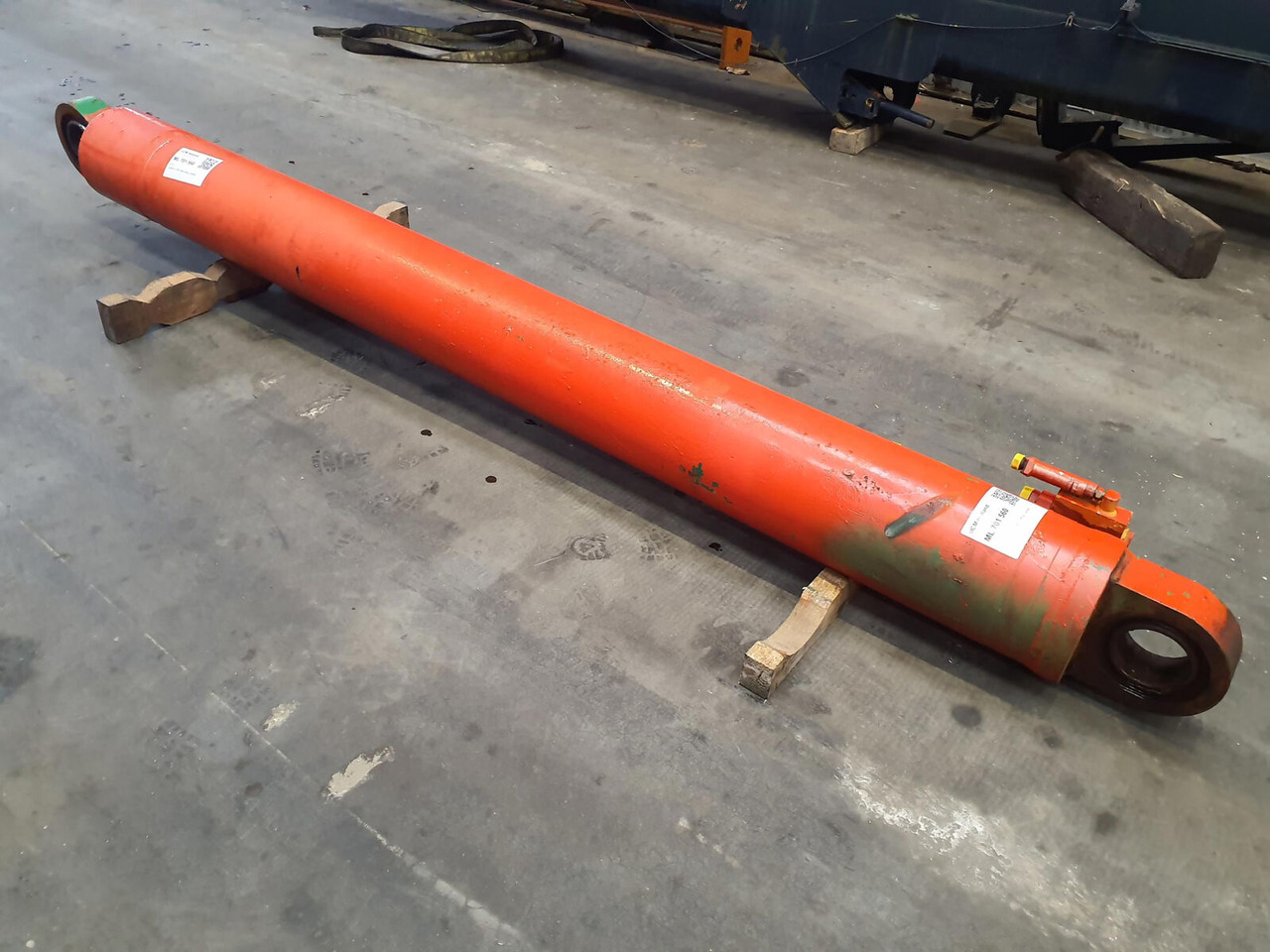 Liebherr LTM 1060 luffing cylinder - اسطوانة هيدروليكية - موبايل كرين: صورة 4 Liebherr LTM 1060 luffing cylinder - اسطوانة هيدروليكية - موبايل كرين: صورة 4