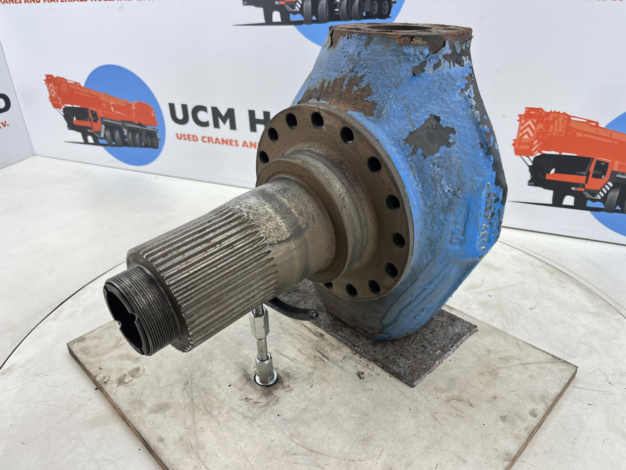 Liebherr LTM 1070 Steering knuckle 16 holes axle 4 - مفصل التوجيه - موبايل كرين: صورة 1 Liebherr LTM 1070 Steering knuckle 16 holes axle 4 - مفصل التوجيه - موبايل كرين: صورة 1