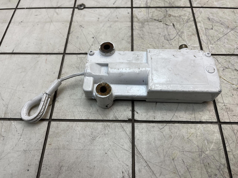 Liebherr LTM 1400-7.1 hoist limit switch - النظام الكهربائي - رافعة: صورة 3 Liebherr LTM 1400-7.1 hoist limit switch - النظام الكهربائي - رافعة: صورة 3