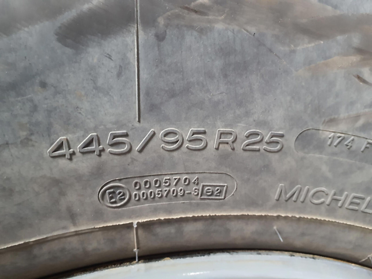 Michelin Wheel 445/95R25 10 12 1p - عجلات - رافعة: صورة 4 Michelin Wheel 445/95R25 10 12 1p - عجلات - رافعة: صورة 4