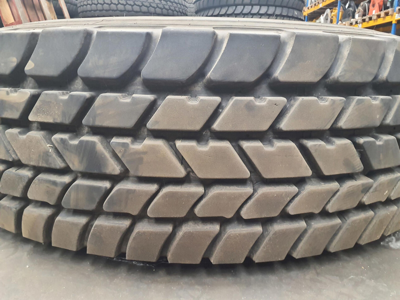 Michelin Wheel 445/95R25 12 14.8 3p - عجلات - رافعة: صورة 3 Michelin Wheel 445/95R25 12 14.8 3p - عجلات - رافعة: صورة 3