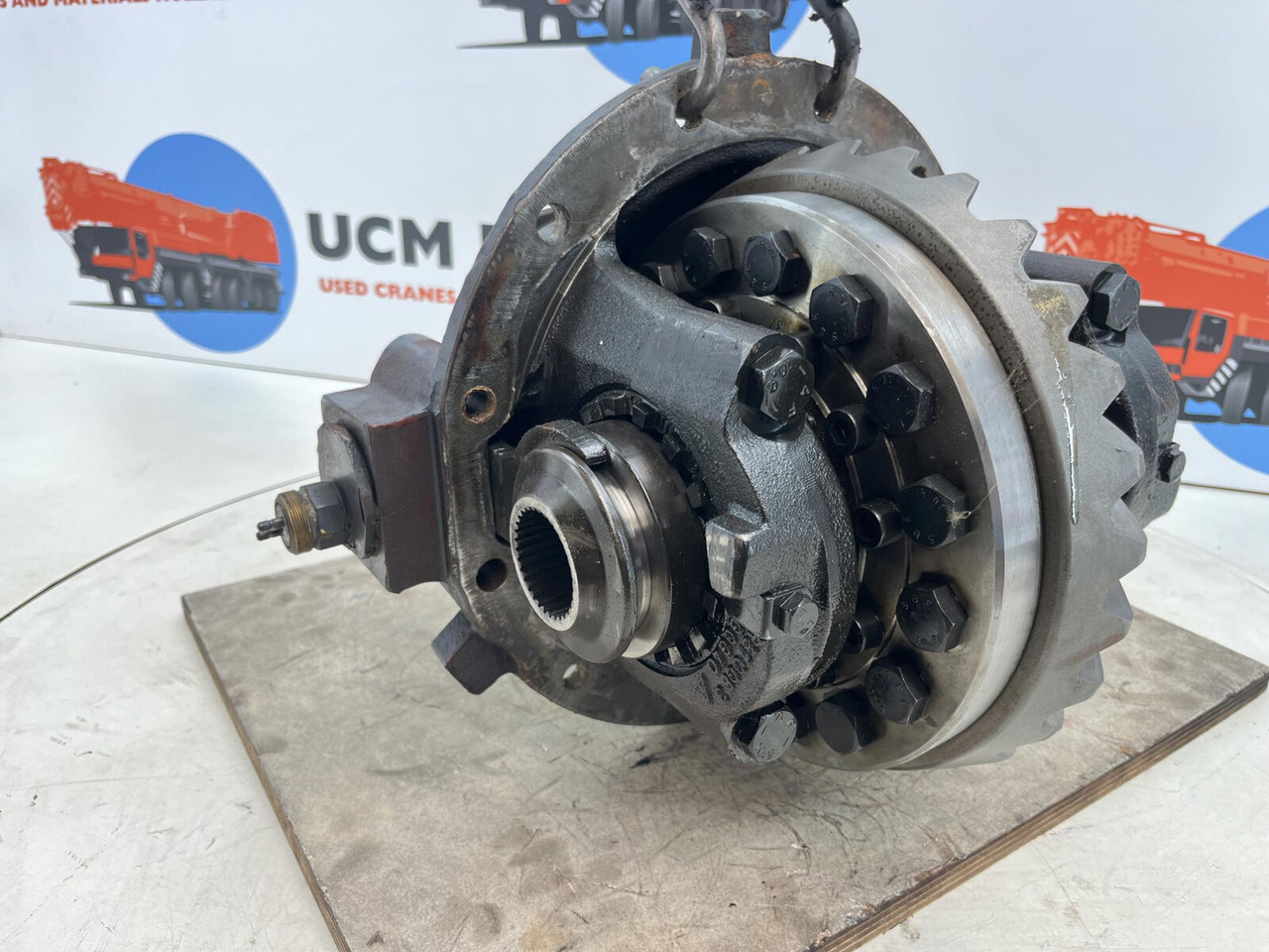 PPM 250 ATT End differential 10x29 axle 1 - صندوق التروس التفاضلية - موبايل كرين: صورة 1 PPM 250 ATT End differential 10x29 axle 1 - صندوق التروس التفاضلية - موبايل كرين: صورة 1