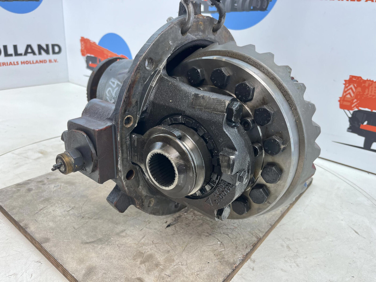 PPM 250 ATT End differential 10x29 axle 2 - صندوق التروس التفاضلية - موبايل كرين: صورة 1 PPM 250 ATT End differential 10x29 axle 2 - صندوق التروس التفاضلية - موبايل كرين: صورة 1