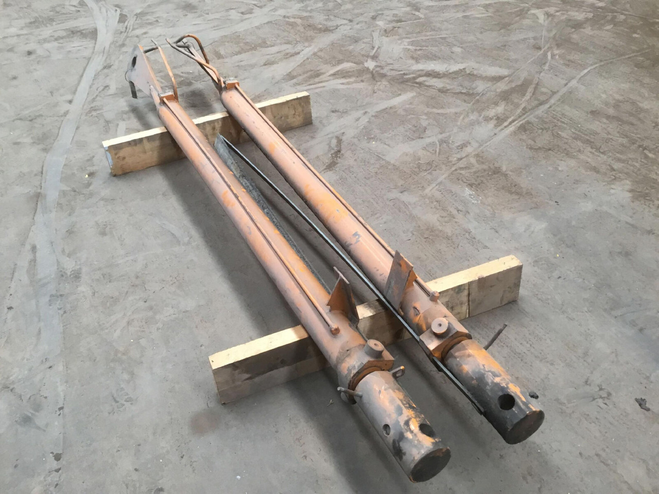 Spierings SK 488 AT4 boom cylinder set - اسطوانة هيدروليكية - رافعة برجية: صورة 2 Spierings SK 488 AT4 boom cylinder set - اسطوانة هيدروليكية - رافعة برجية: صورة 2