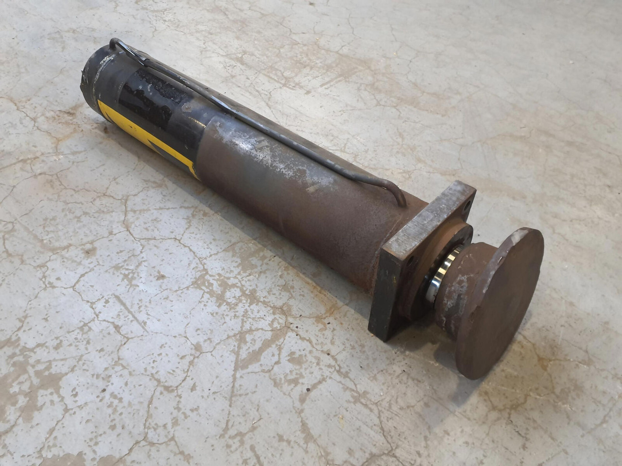 Spierings SK 598 Outrigger cylinder - اسطوانة هيدروليكية - رافعة جسرية: صورة 3 Spierings SK 598 Outrigger cylinder - اسطوانة هيدروليكية - رافعة جسرية: صورة 3