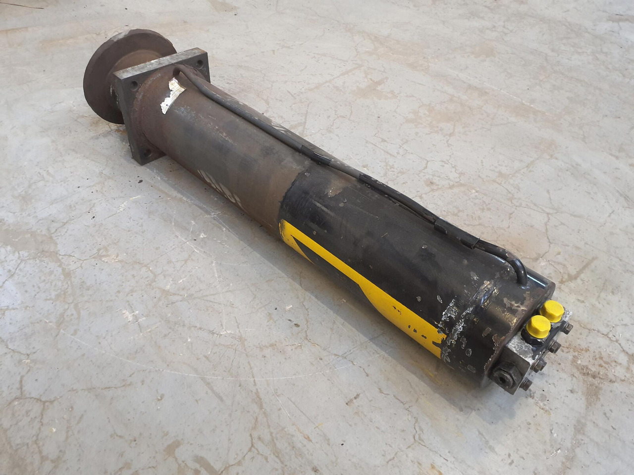 Spierings SK 598 Outrigger cylinder - اسطوانة هيدروليكية - رافعة جسرية: صورة 1 Spierings SK 598 Outrigger cylinder - اسطوانة هيدروليكية - رافعة جسرية: صورة 1