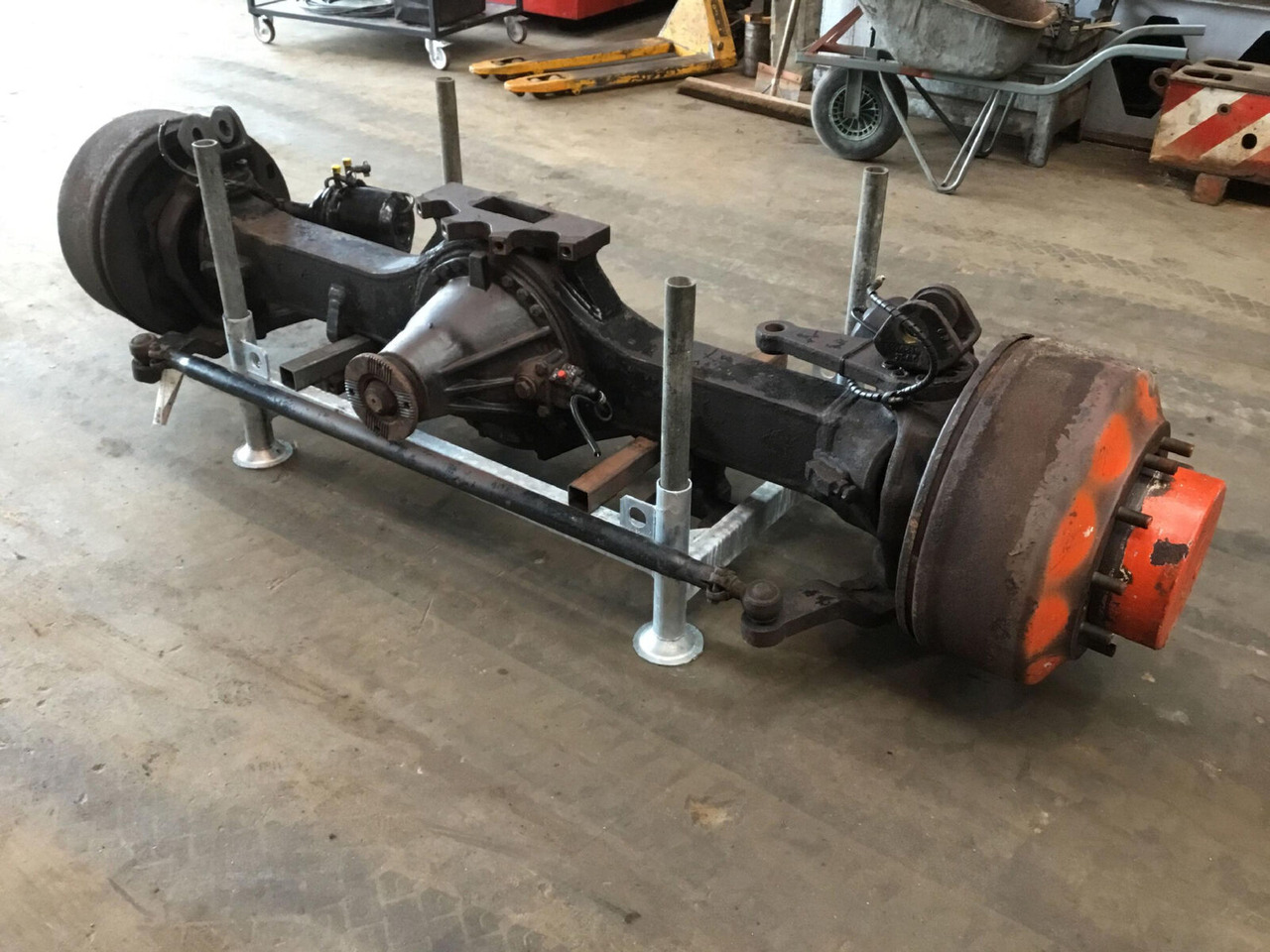 Terex AC 100 axle 5 - المحور و قطع الغيار - موبايل كرين: صورة 1 Terex AC 100 axle 5 - المحور و قطع الغيار - موبايل كرين: صورة 1