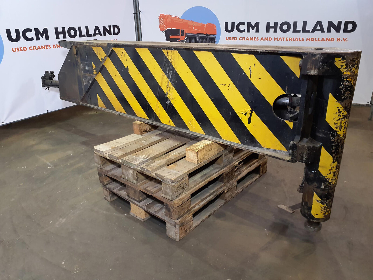 Terex AC 100 outrigger beam complete rear - تعليق - موبايل كرين: صورة 1 Terex AC 100 outrigger beam complete rear - تعليق - موبايل كرين: صورة 1