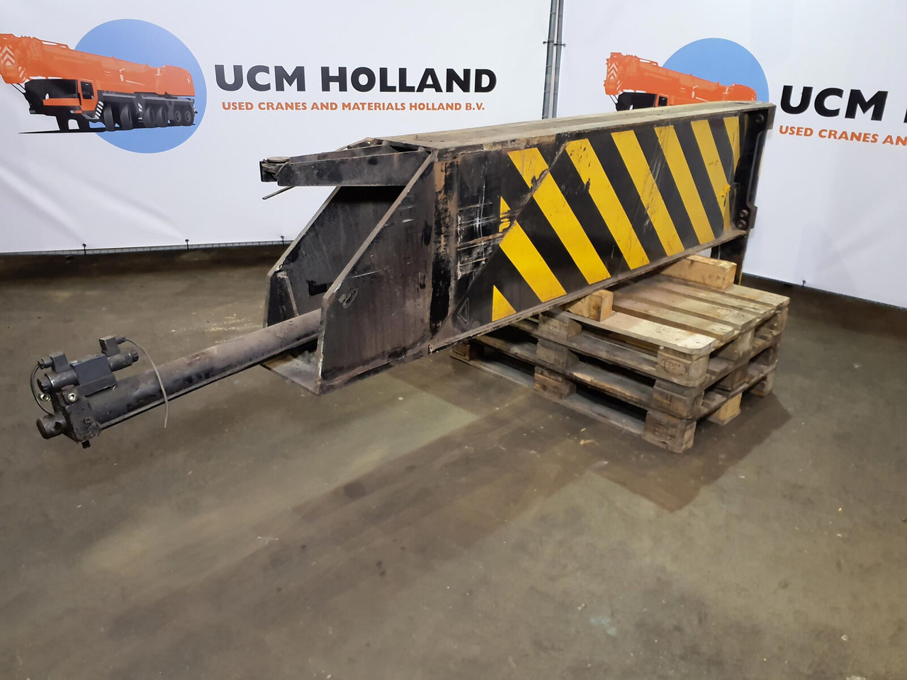 Terex AC 100 outrigger beam complete rear - تعليق - موبايل كرين: صورة 4 Terex AC 100 outrigger beam complete rear - تعليق - موبايل كرين: صورة 4