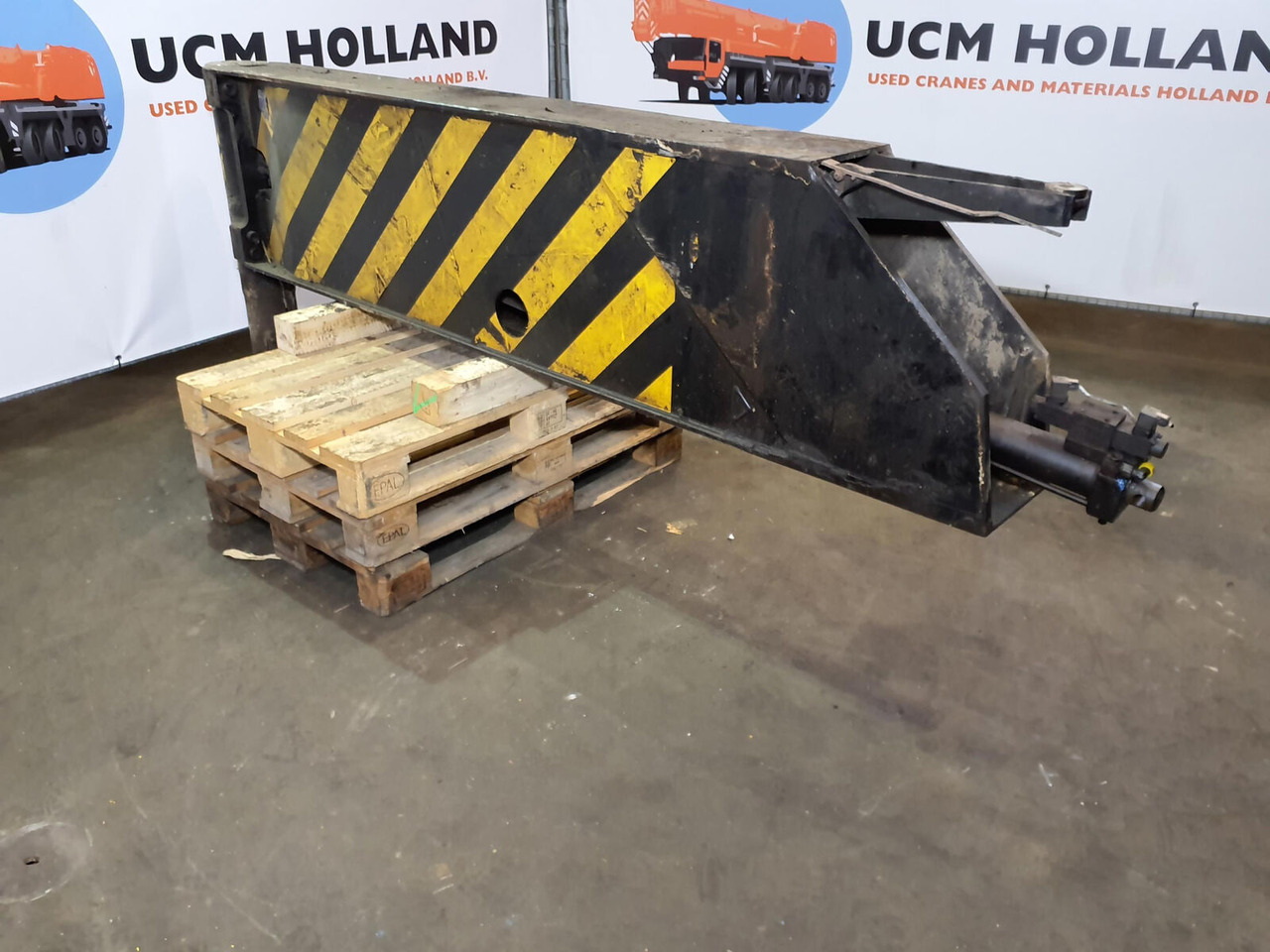 Terex AC 100 outrigger beam complete rear - تعليق - موبايل كرين: صورة 3 Terex AC 100 outrigger beam complete rear - تعليق - موبايل كرين: صورة 3