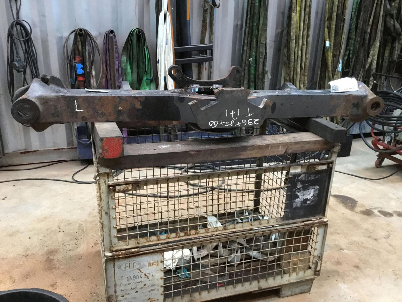 Terex AC 205 axle housing axle 4 - المحور و قطع الغيار - موبايل كرين: صورة 1 Terex AC 205 axle housing axle 4 - المحور و قطع الغيار - موبايل كرين: صورة 1